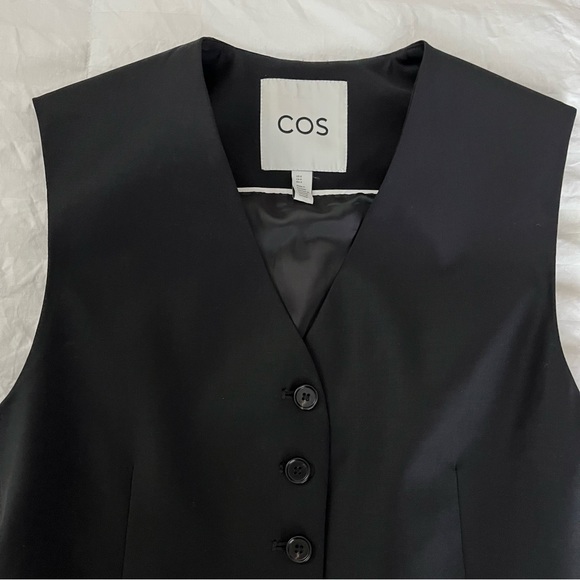 COS | Cropped Single-Breasted Waistcoat - Picture 5 of 15